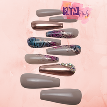 Load image into Gallery viewer, Glamazon Press On Set - Ritzi Beauty Co. -Press On Nails
